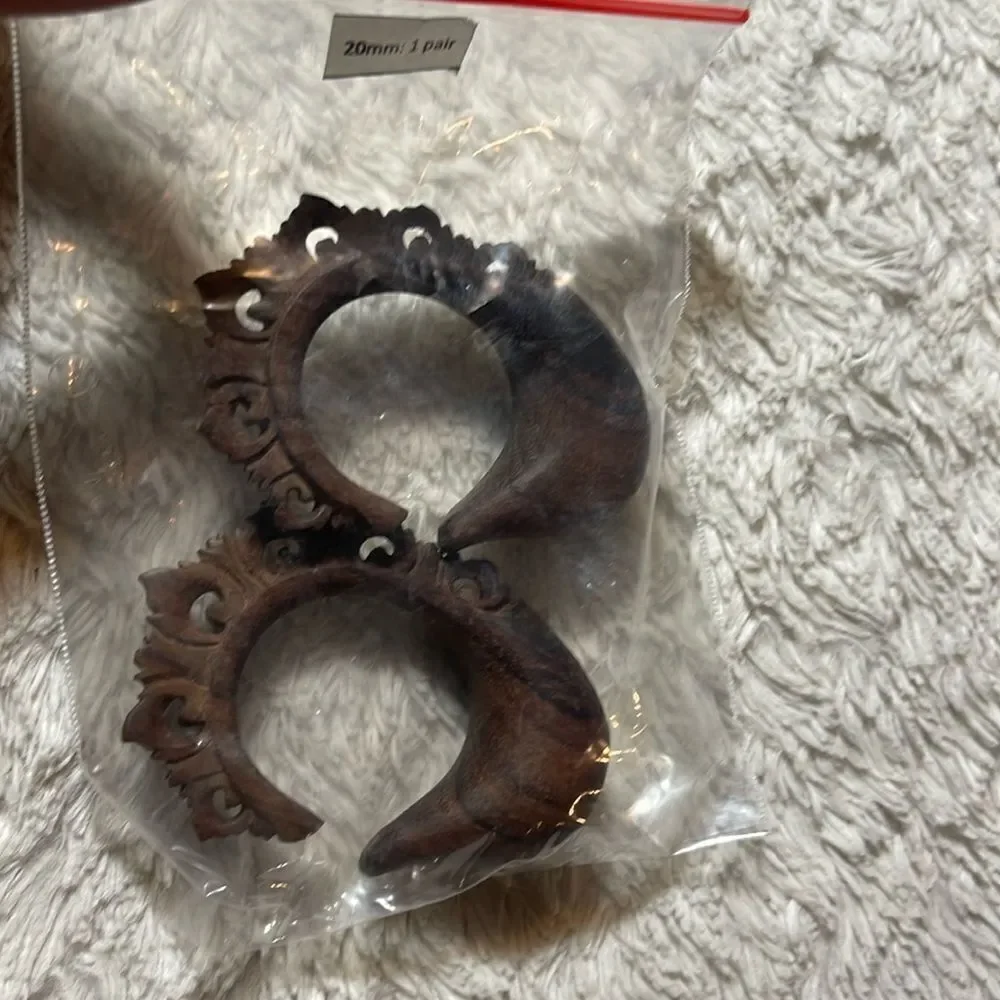 Sono Wood hangers gauge is multiple sizes availabl NEW